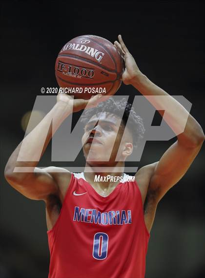 Thumbnail 2 in Clovis West vs. San Joaquin Memorial (CIF Open Division Central Section Finals) photogallery.