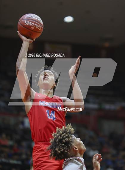 Thumbnail 1 in Clovis West vs. San Joaquin Memorial (CIF Open Division Central Section Finals) photogallery.