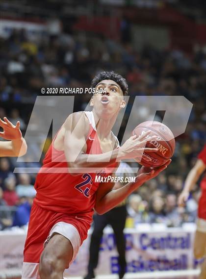 Thumbnail 3 in Clovis West vs. San Joaquin Memorial (CIF Open Division Central Section Finals) photogallery.