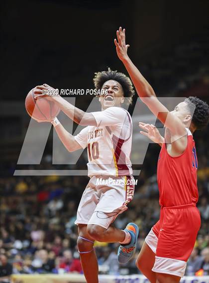 Thumbnail 1 in Clovis West vs. San Joaquin Memorial (CIF Open Division Central Section Finals) photogallery.