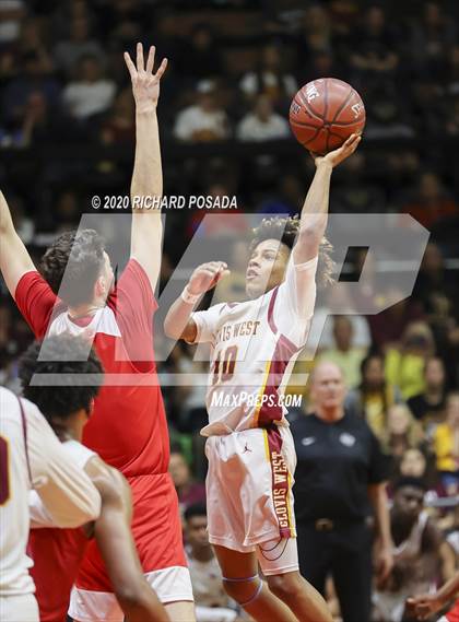 Thumbnail 2 in Clovis West vs. San Joaquin Memorial (CIF Open Division Central Section Finals) photogallery.