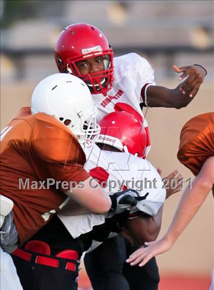 Thumbnail 3 in South Houston Freshman A @ Alvin Freshman Orange photogallery.