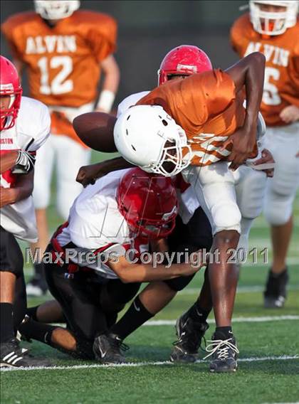 Thumbnail 3 in South Houston Freshman A @ Alvin Freshman Orange photogallery.
