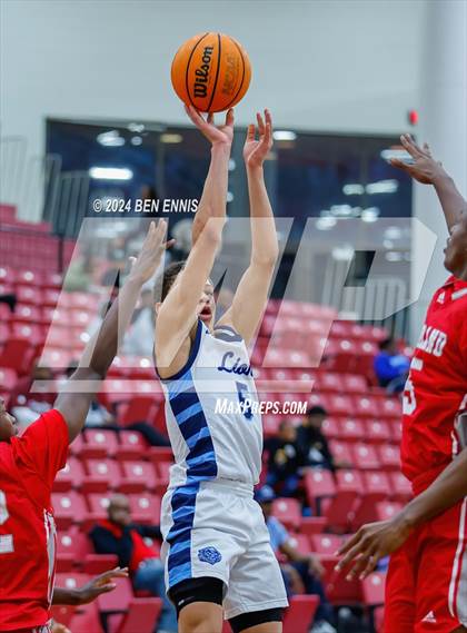 Thumbnail 1 in Lovett vs. Woodland (Region 5-AAAA Tournament) photogallery.