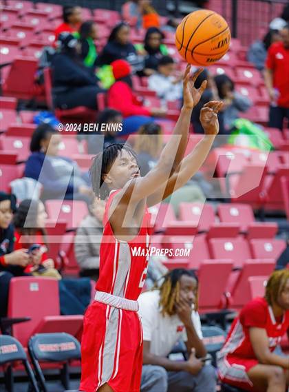 Thumbnail 1 in Lovett vs. Woodland (Region 5-AAAA Tournament) photogallery.