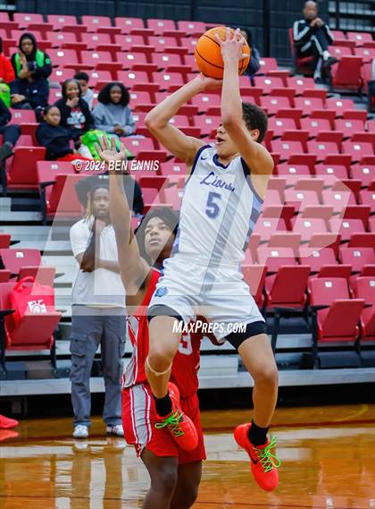 Thumbnail 2 in Lovett vs. Woodland (Region 5-AAAA Tournament) photogallery.