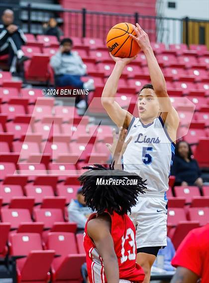 Thumbnail 1 in Lovett vs. Woodland (Region 5-AAAA Tournament) photogallery.