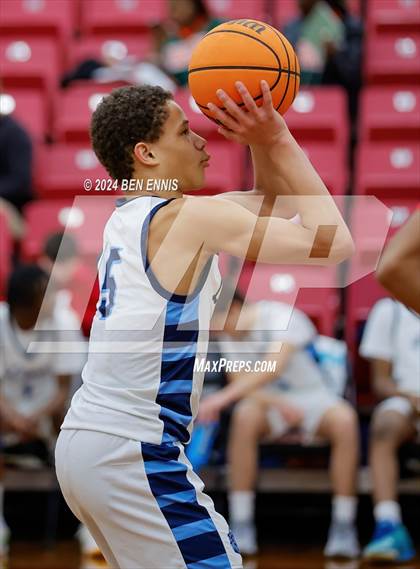 Thumbnail 2 in Lovett vs. Woodland (Region 5-AAAA Tournament) photogallery.