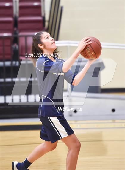 Thumbnail 2 in East Central vs Akins (NEISD Invitational) photogallery.