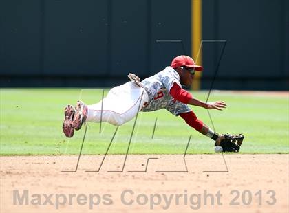 Thumbnail 3 in Fort Bend Dulles vs. The Woodlands (UIL 5A Finals) photogallery.