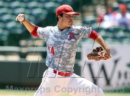 Thumbnail 3 in Fort Bend Dulles vs. The Woodlands (UIL 5A Finals) photogallery.