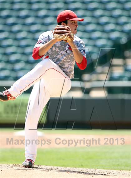 Thumbnail 3 in Fort Bend Dulles vs. The Woodlands (UIL 5A Finals) photogallery.