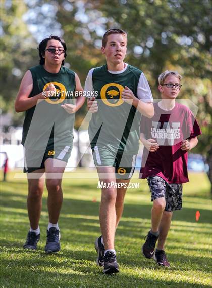Thumbnail 3 in Coastal Cross Country Meet photogallery.