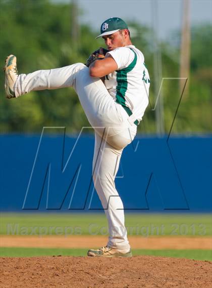 Thumbnail 3 in Marion vs. George West (UIL 2A Region IV Regional Quarter Finals) photogallery.