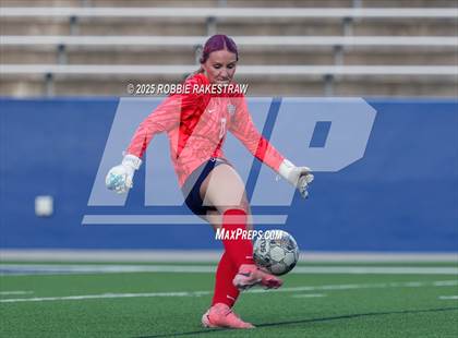 Thumbnail 3 in Walnut Grove vs. Reedy (UIL 5A D1 Area Playoff) photogallery.