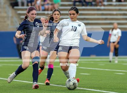 Thumbnail 2 in Walnut Grove vs. Reedy (UIL 5A D1 Area Playoff) photogallery.