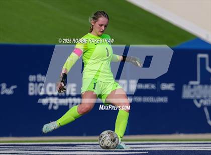 Thumbnail 2 in Walnut Grove vs. Reedy (UIL 5A D1 Area Playoff) photogallery.