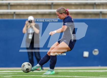 Thumbnail 1 in Walnut Grove vs. Reedy (UIL 5A D1 Area Playoff) photogallery.