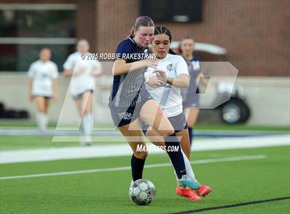 Thumbnail 2 in Walnut Grove vs. Reedy (UIL 5A D1 Area Playoff) photogallery.