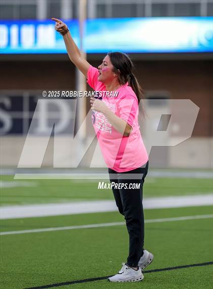 Thumbnail 1 in Walnut Grove vs. Reedy (UIL 5A D1 Area Playoff) photogallery.