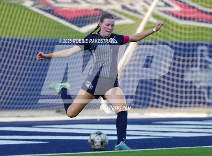 Thumbnail 3 in Walnut Grove vs. Reedy (UIL 5A D1 Area Playoff) photogallery.
