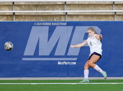 Thumbnail 3 in Walnut Grove vs. Reedy (UIL 5A D1 Area Playoff) photogallery.