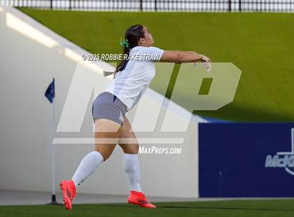 Thumbnail 3 in Walnut Grove vs. Reedy (UIL 5A D1 Area Playoff) photogallery.