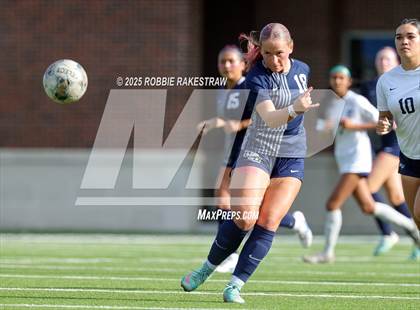 Thumbnail 2 in Walnut Grove vs. Reedy (UIL 5A D1 Area Playoff) photogallery.