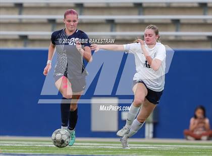 Thumbnail 2 in Walnut Grove vs. Reedy (UIL 5A D1 Area Playoff) photogallery.