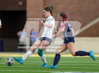 Thumbnail 3 in Walnut Grove vs. Reedy (UIL 5A D1 Area Playoff) photogallery.