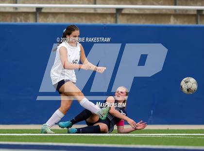 Thumbnail 2 in Walnut Grove vs. Reedy (UIL 5A D1 Area Playoff) photogallery.
