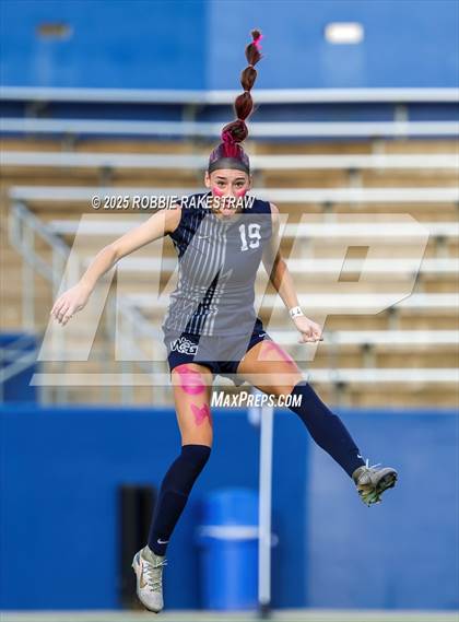 Thumbnail 1 in Walnut Grove vs. Reedy (UIL 5A D1 Area Playoff) photogallery.