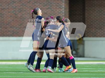 Thumbnail 1 in Walnut Grove vs. Reedy (UIL 5A D1 Area Playoff) photogallery.