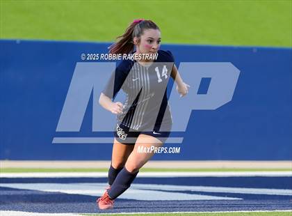 Thumbnail 1 in Walnut Grove vs. Reedy (UIL 5A D1 Area Playoff) photogallery.