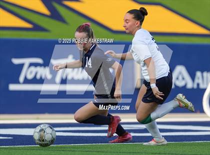 Thumbnail 3 in Walnut Grove vs. Reedy (UIL 5A D1 Area Playoff) photogallery.