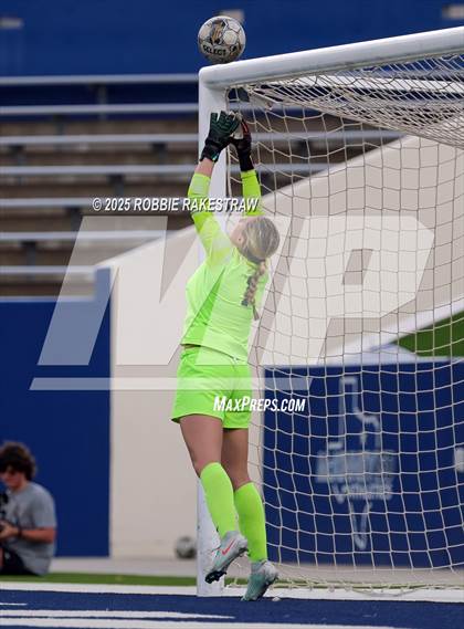 Thumbnail 1 in Walnut Grove vs. Reedy (UIL 5A D1 Area Playoff) photogallery.