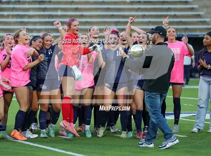 Thumbnail 2 in Walnut Grove vs. Reedy (UIL 5A D1 Area Playoff) photogallery.