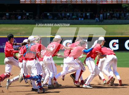Thumbnail 1 in Lovejoy vs. Grapevine (UIL 5A Baseball Final) photogallery.