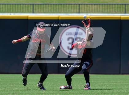 Thumbnail 2 in Lovejoy vs. Grapevine (UIL 5A Baseball Final) photogallery.