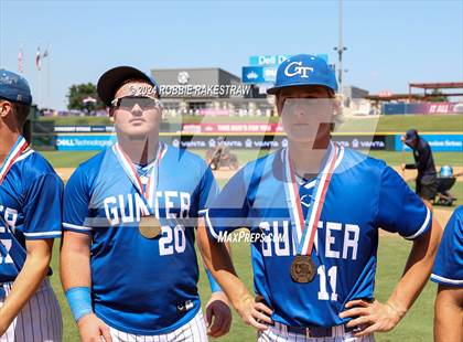 Thumbnail 1 in Gunter vs. Franklin (UIL 3A Baseball Semifinal Medal Ceremony) photogallery.