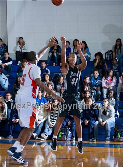 Thumbnail 2 in Clark vs. Fort Bend Bush (McDonald's Texas Invitational) photogallery.