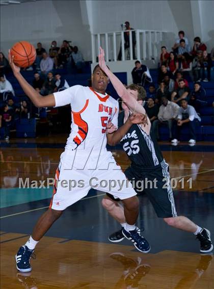 Thumbnail 2 in Clark vs. Fort Bend Bush (McDonald's Texas Invitational) photogallery.