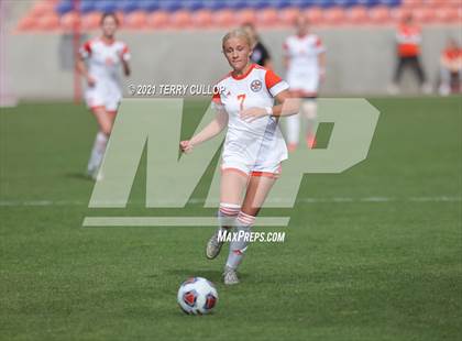 Thumbnail 3 in Skyridge vs. Riverton (UHSAA 6A Final) photogallery.