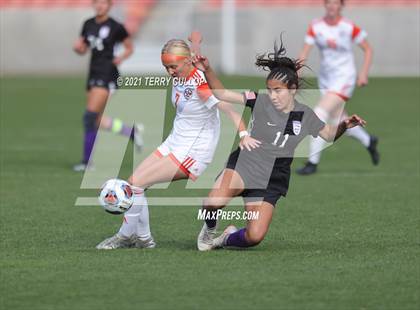Thumbnail 3 in Skyridge vs. Riverton (UHSAA 6A Final) photogallery.