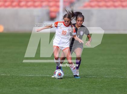 Thumbnail 1 in Skyridge vs. Riverton (UHSAA 6A Final) photogallery.