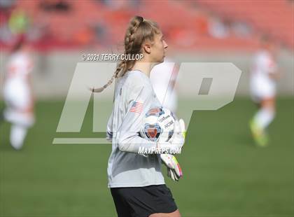 Thumbnail 1 in Skyridge vs. Riverton (UHSAA 6A Final) photogallery.