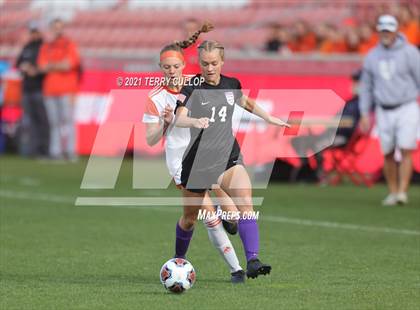 Thumbnail 1 in Skyridge vs. Riverton (UHSAA 6A Final) photogallery.