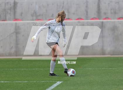 Thumbnail 3 in Skyridge vs. Riverton (UHSAA 6A Final) photogallery.