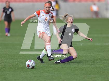 Thumbnail 2 in Skyridge vs. Riverton (UHSAA 6A Final) photogallery.