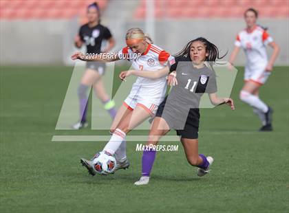 Thumbnail 2 in Skyridge vs. Riverton (UHSAA 6A Final) photogallery.